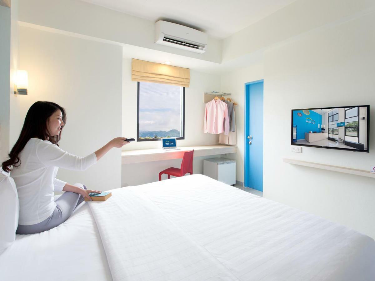 Hop Inn Chiang Rai Clock Tower Bagian luar foto
